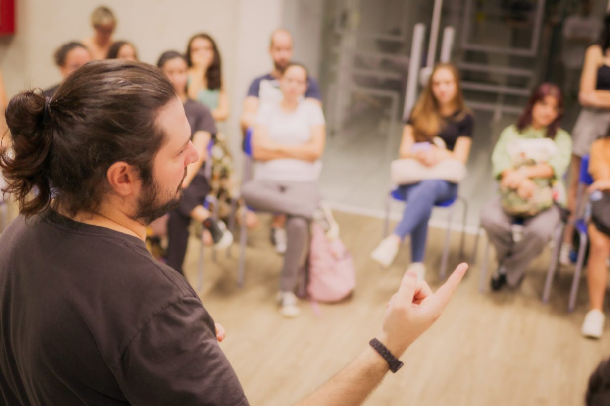 Diretório Acadêmico de Letras promove rodas de conversas com veteranos e calouros – Universidade Estadual de Ponta Grossa